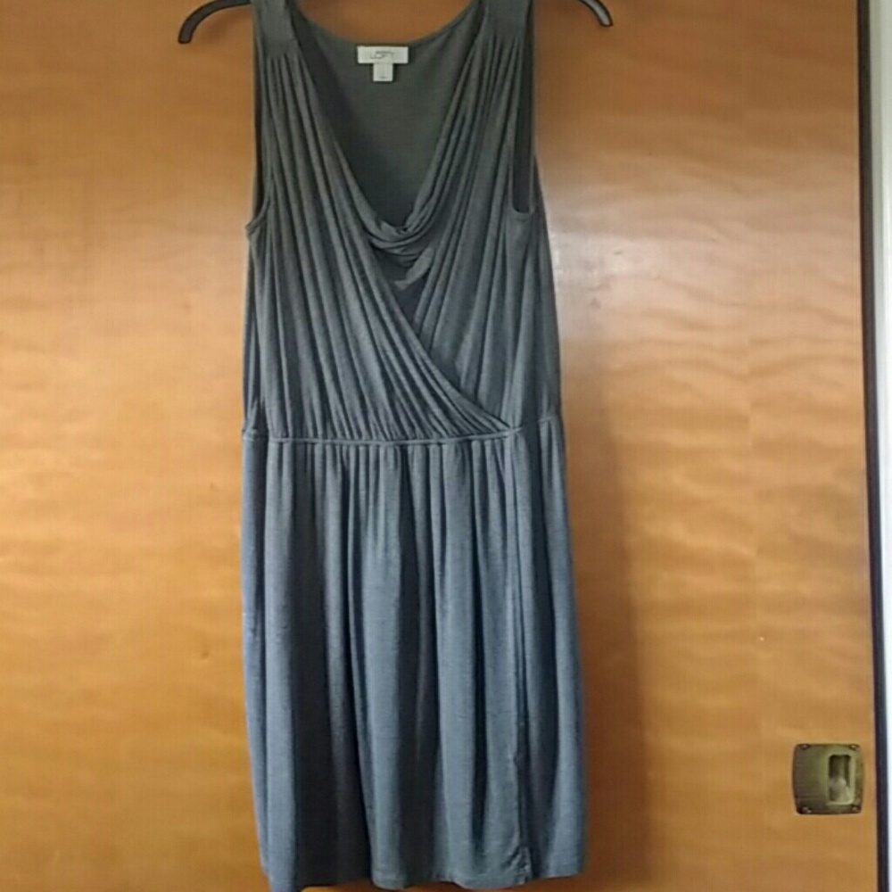 Chic, comfortable grey dress!